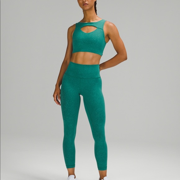 Lululemon Everlux Cut Out Train Bra - Picture 2 of 7